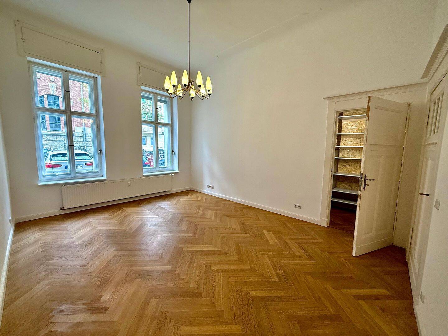 Altbaujuwel in Bestlage Fischgrät Designbad und ruhiger Innenhof nahe Kudamm – Berlin – Vorschaubild 3