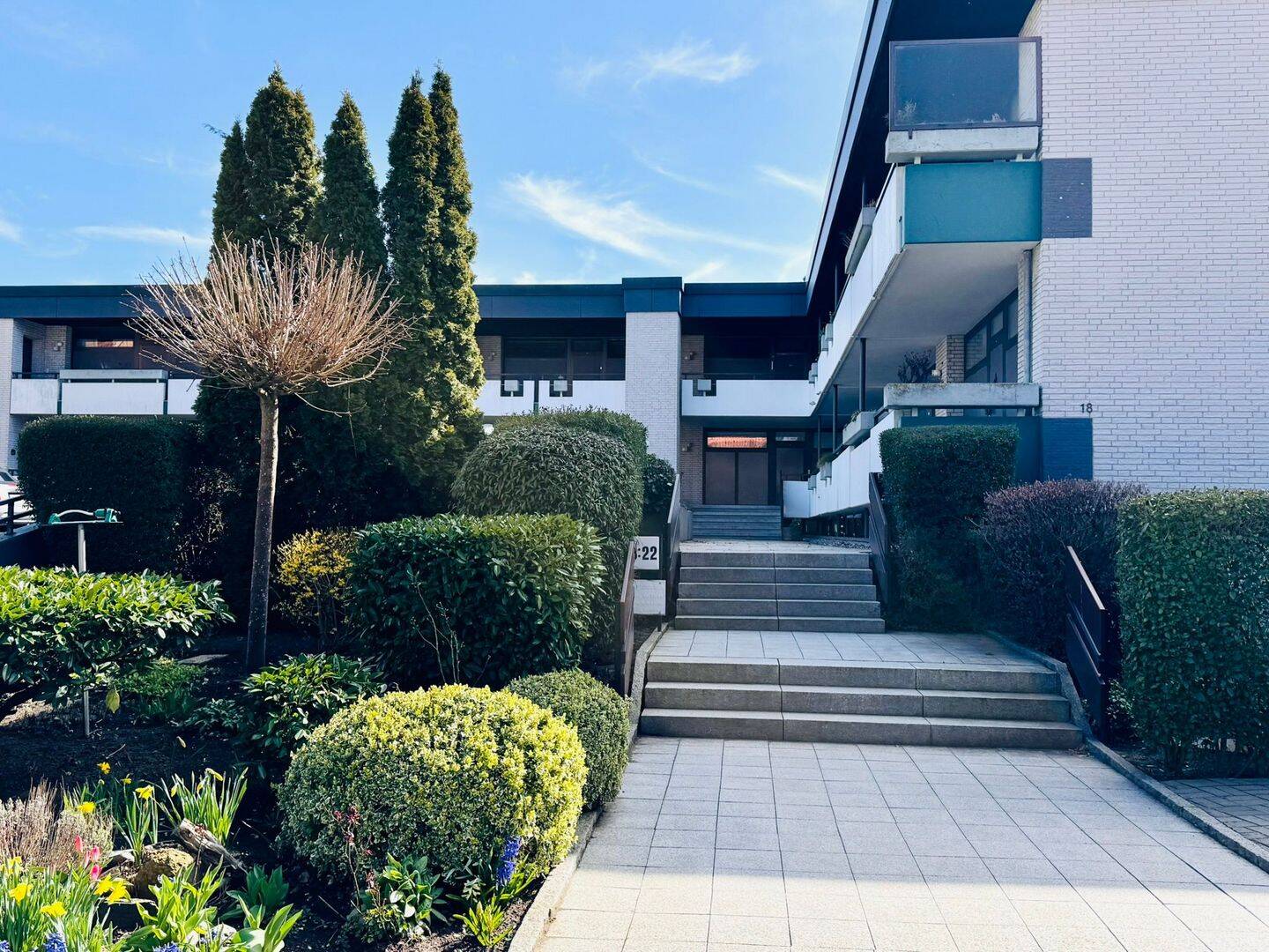 Wohnen wie im Urlaub - helle 2,5 Zimmer-Wohnung mit Süd-Balkon, Panoramablick & Wellnessresort! – Lübeck – Vorschaubild 3