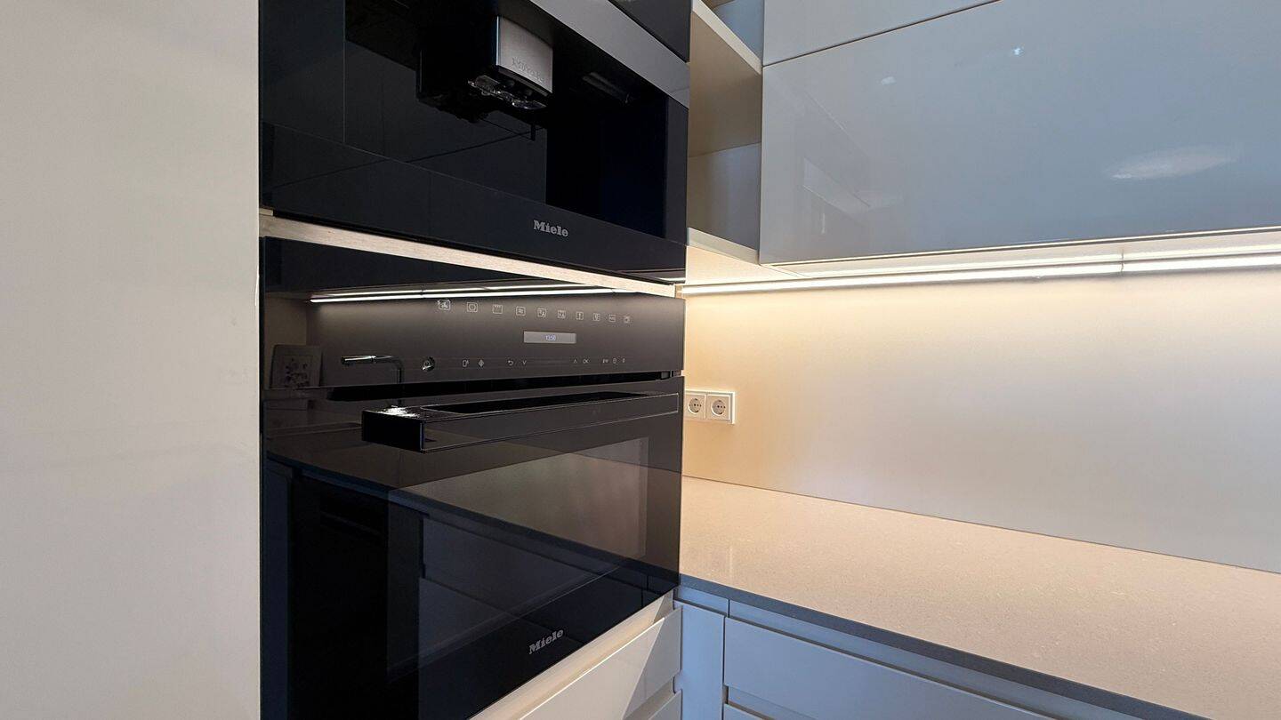 Exklusive 3-Zimmer-Wohnung mit Süd/West-Balkon, EBK, 2 Bädern & Tiefgarage in München-Nymphenburg – München – Vorschaubild 6