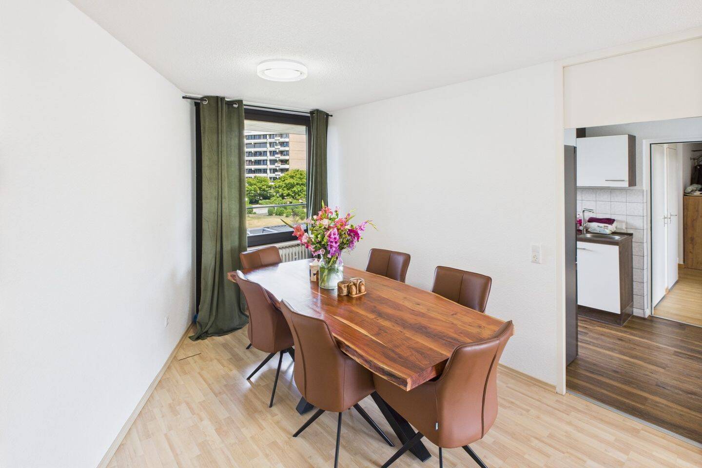 Rheinnähe! Modernisierte 3-Zimmer-Wohnung mit Aufzug und 2 Balkonen in Köln-Westhoven – Köln – Vorschaubild 4