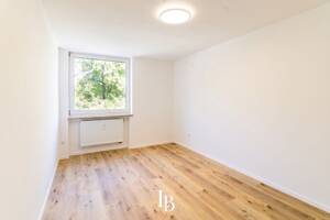 Modern wohnen in München: Renovierte 3-Zimmer-Wohnung mit Balkon, Küche & Aufzug – 81927 München – Vorschaubild 6