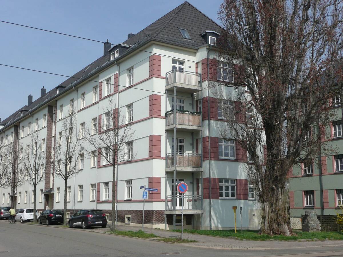 +++ 4 Zimmer Maisonette Wohnung mit Balkon und Stellplatz +++ – 8058 Zwickau – Bild 1 von 9