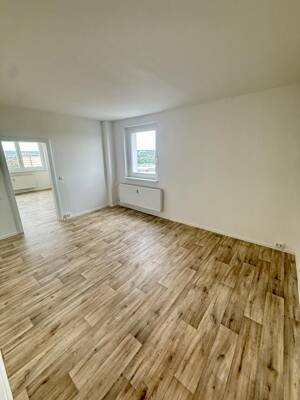 Renoviert. Bezugsfertig. Ihr Zuhause. / Renovated. Move-in ready. Your new home. – Mainzer Straße 21, 99089 Erfurt – Vorschaubild 2