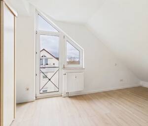 Großzügige und helle Dachgeschosswohnung in ruhiger Lage Oberfürberg – 90768 Fürth – Vorschaubild 5