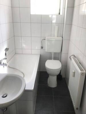 Renovierte, gemütliche 2,5-Zimmer-Wohnung: Einzug ab sofort möglich – 90763 Fürth – Vorschaubild 4