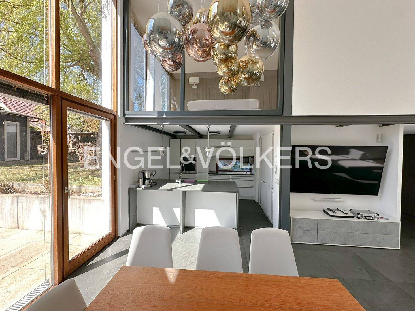Imposante Bauhausvilla mit Panoramablick, Pool und Sauna – Erfurt – Vorschaubild 6
