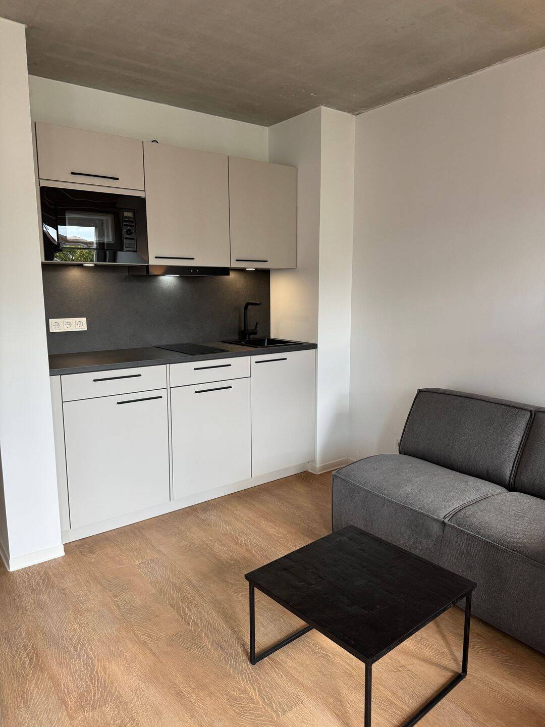 ***MÖBLIERTES APARTMENT IN BESTER LAGE~ALL-INCLUSIVE MIETE~LOGGIA*** – Leipzig – Vorschaubild 7