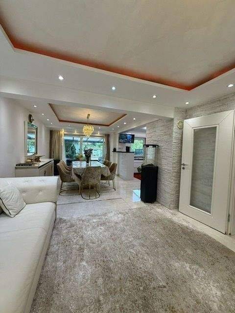 Erstklassiges Familien-Eigenheim mit rund 179 m² Wohn-Nutzfl., Terrasse, Garten u. Garagen – Bochum – Vorschaubild 5