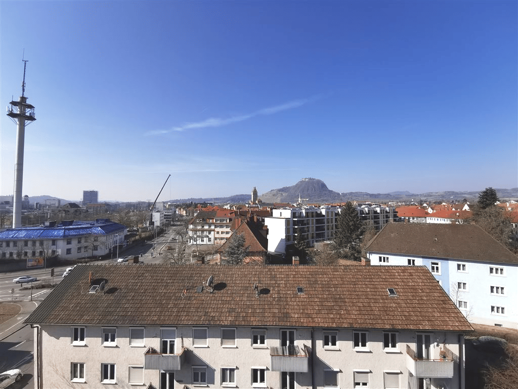 Stadtnahe Wohnung mit Garage und Aufzug. - sofortiger Bezug. – Singen (Hohentwiel) – Vorschaubild 2