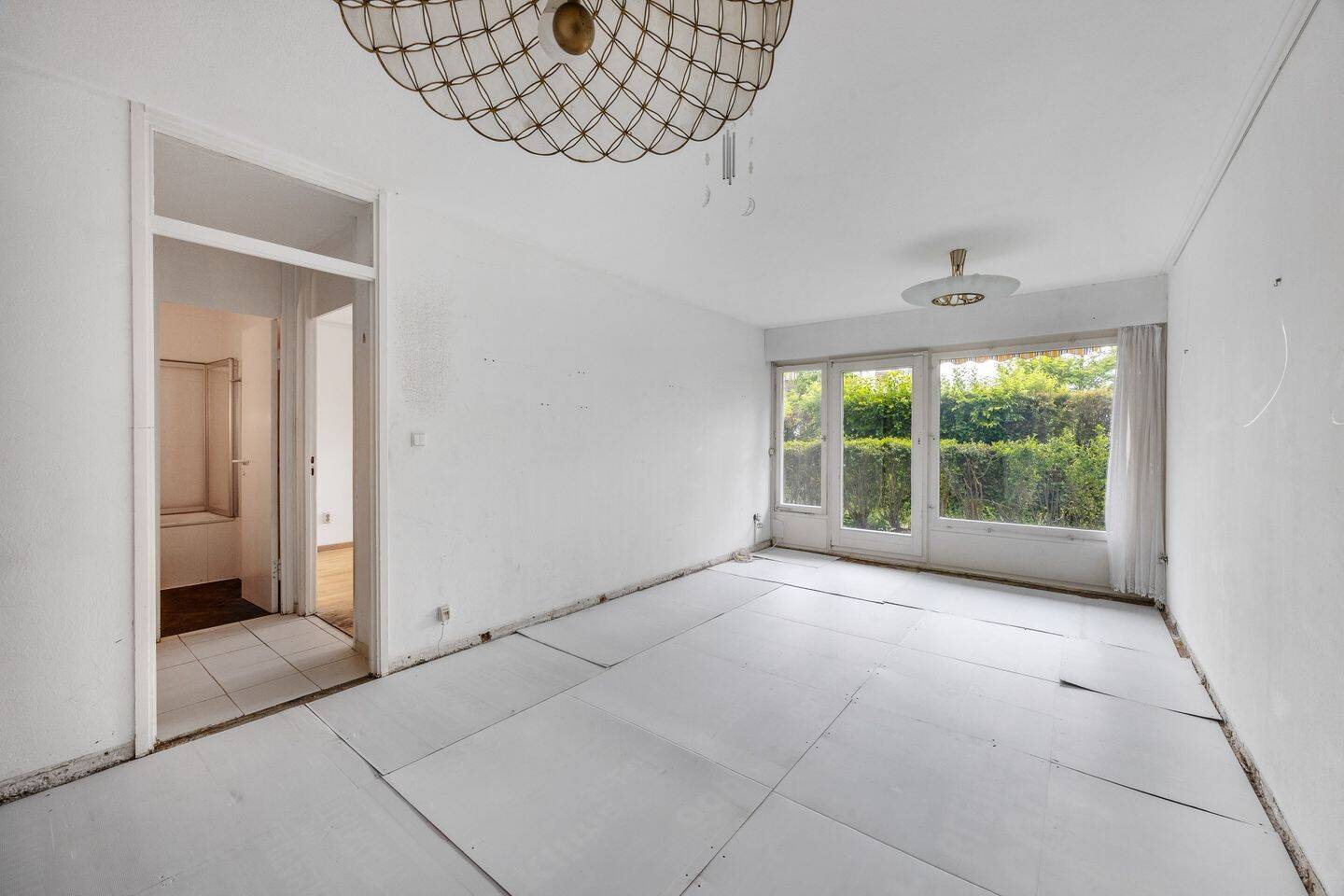 Renovierungsbedürftige 2-Zimmer-Wohnung am Petuelpark – München – Vorschaubild 3