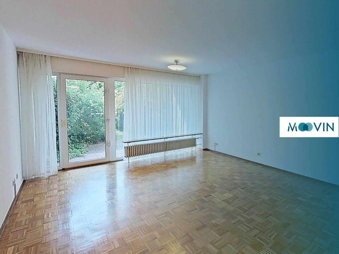 Geschmackvoll gestaltete 2-Zimmer-Wohnung mit sonniger Terrasse, EBK und Badewanne