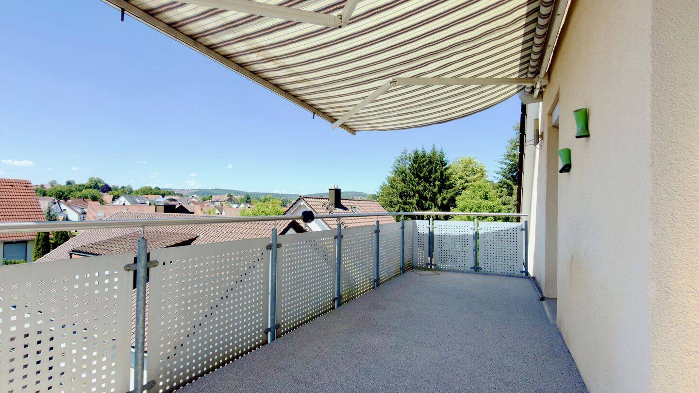 Gepflegtes 4-Familienhaus mit 2.881 m² Grundstücksfläche – Hochdorf – Vorschaubild 3