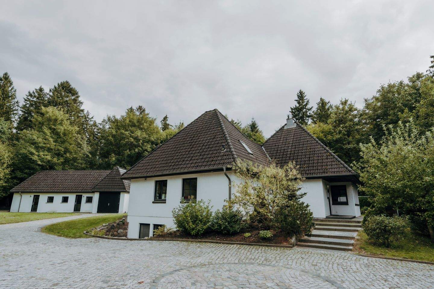 Einmaliges Anwesen in Ratekau - hochwertig, energieeffizient und ostseenah – Ratekau – Bild 1 von 9