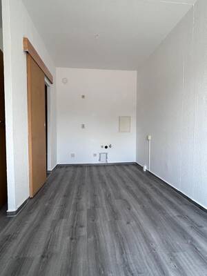 Kleine 2-Raum Wohnung mit Balkon – 39240 Calbe (Saale) – Vorschaubild 3