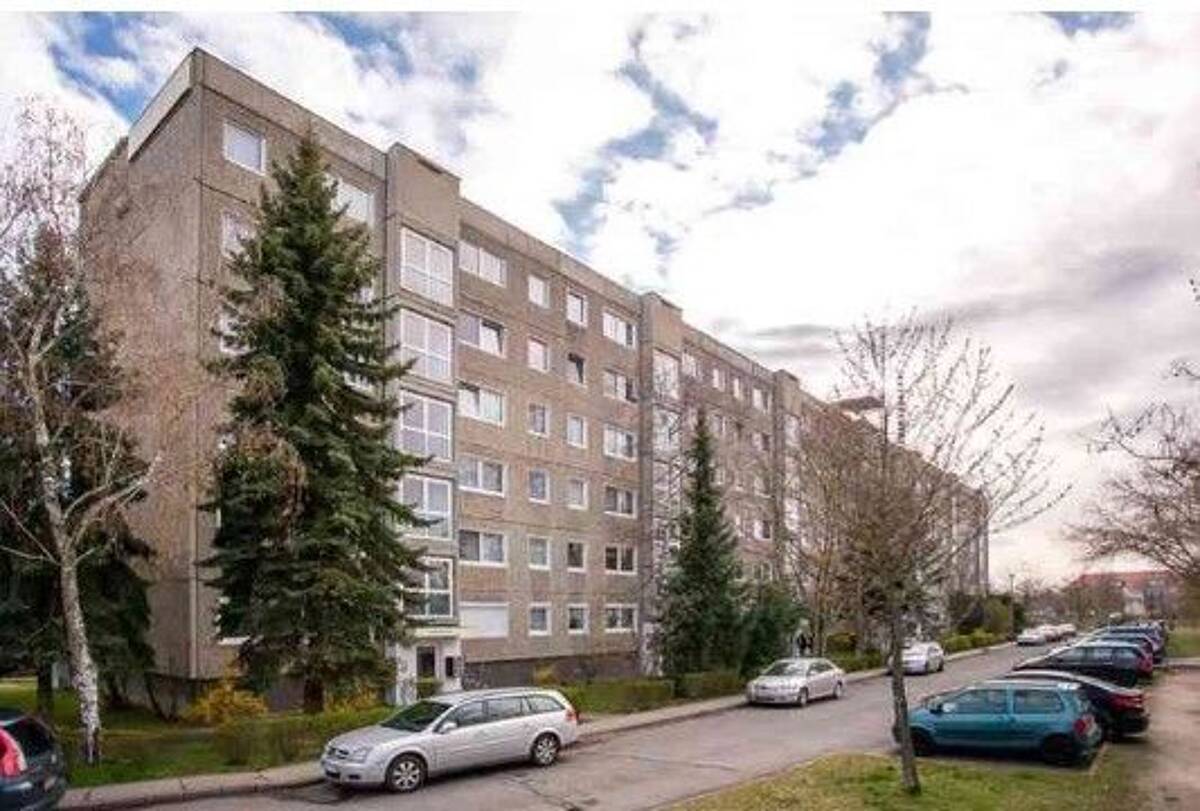 Wohn(t)raum: günstige 4-Zimmer-Wohnung (WBS) ab Juli 2026 verfügbar! – 1279 Dresden – Bild 1 von 8