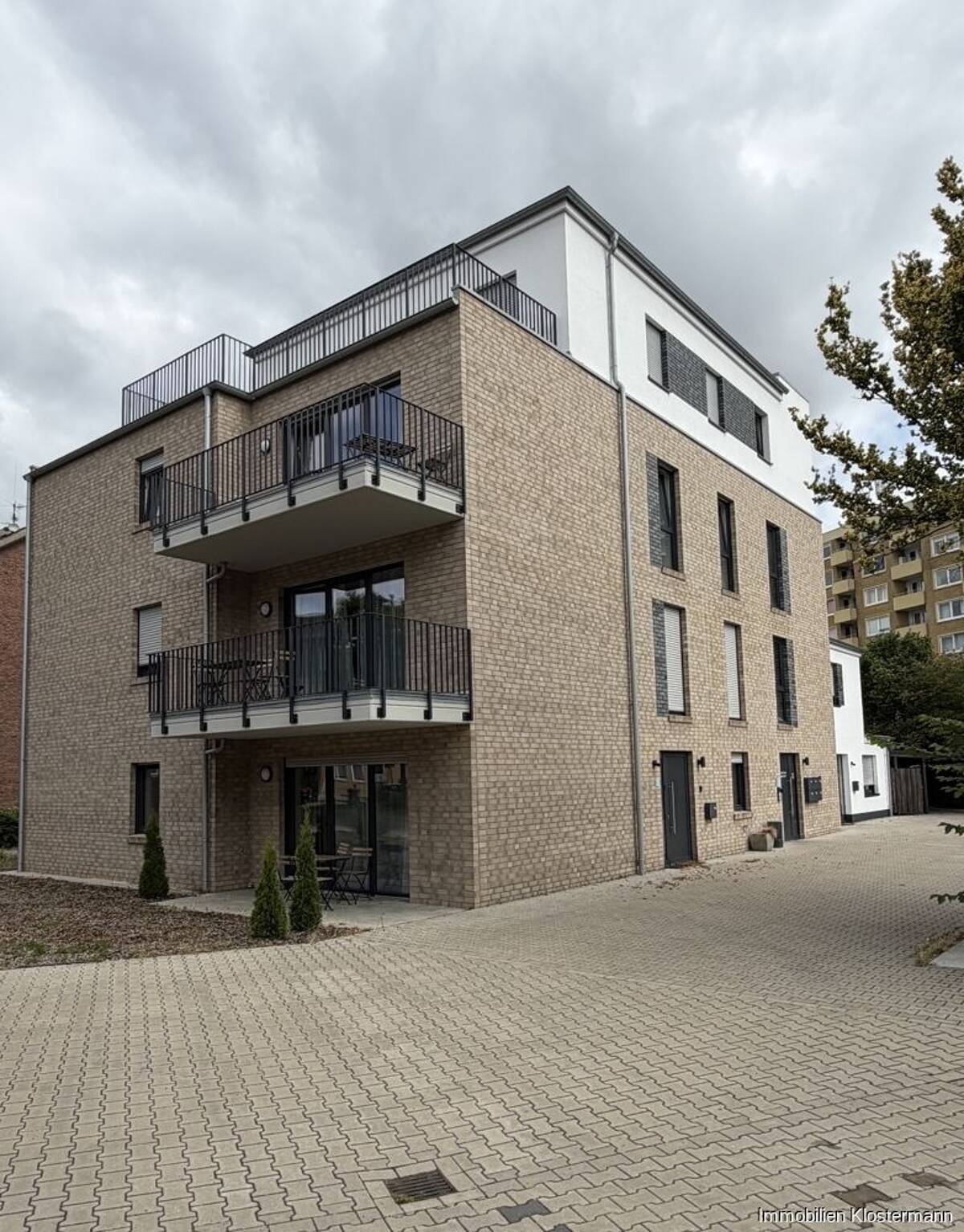 Modernes MFH - Hochwertige Kapitalanlage mit großem Vermietungspotenzial – 49090 Osnabrück – Bild 1 von 9