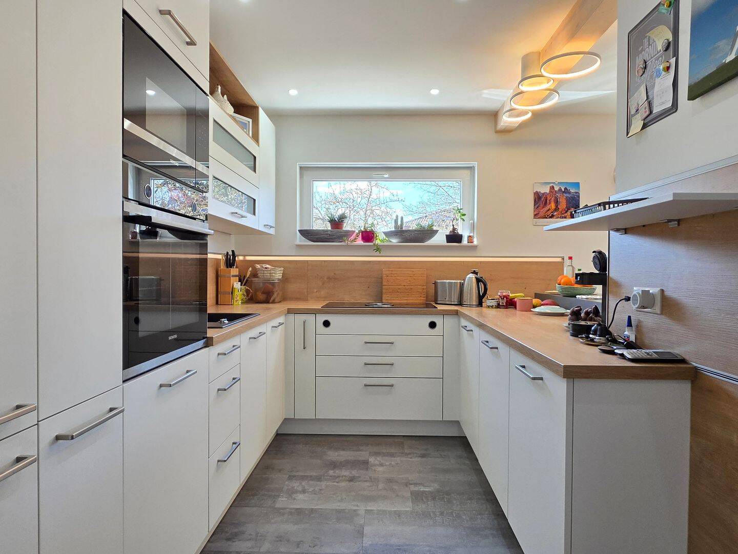 Moderner Bungalow aus dem Baujahr 2019 mit 2 Garagen! – Rödental – Vorschaubild 5