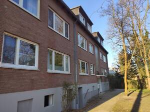 Attraktive Renditeobjekte: 2 Wohnungen in guter Lage, mit Balkon und PKW-Stellplatz. – 28777 Bremen – Vorschaubild 3