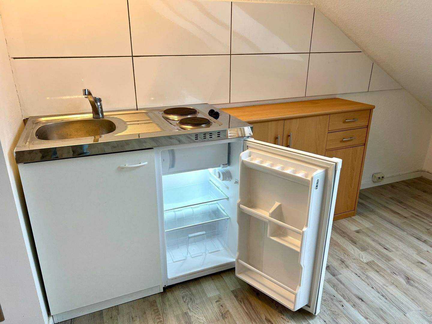 Großzügige 1-Zimmer-Wohnung Saniert mit schönem Ausblick, Aufzug, Stellplatz – Kiel – Vorschaubild 6