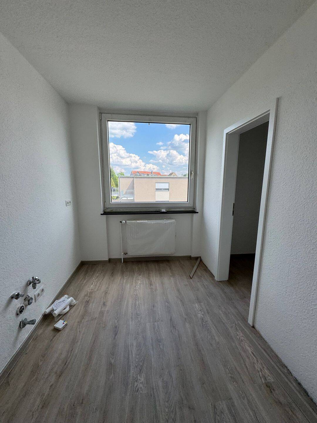 Frisch sanierte 4-Zimmer Wohnung mit Balkon – Braunschweig – Vorschaubild 3