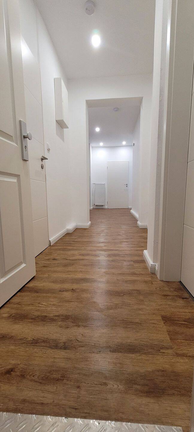 Kernsanierte 3-Zimmer-Wohnung mit Balkon – perfekt für Studenten-WG in Bremen-Walle – Bremen – Vorschaubild 2