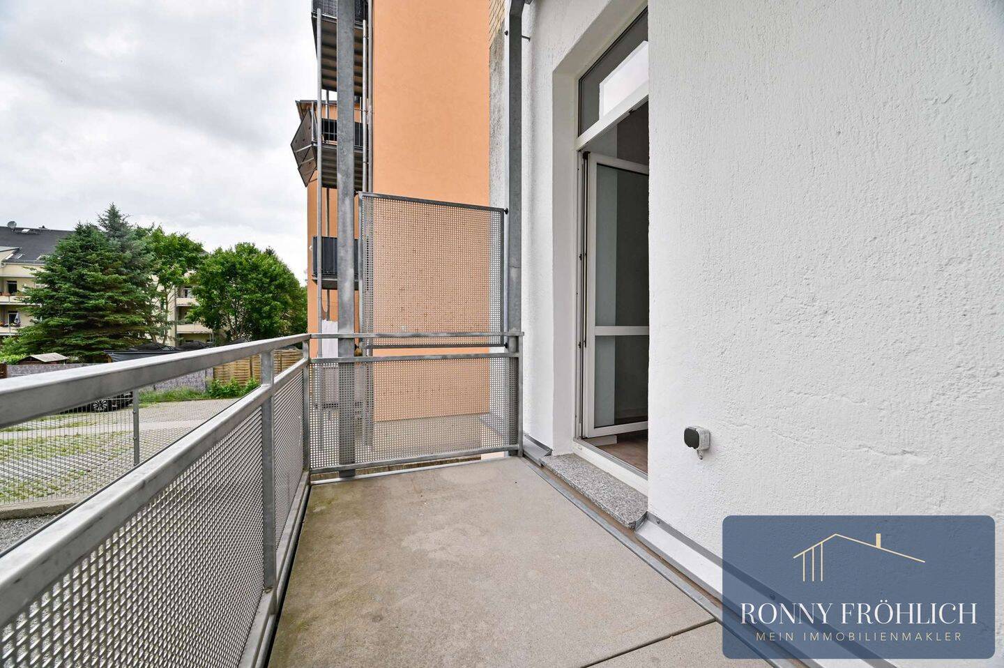 Frisch renovierte 2-Raum-Wohnung mit Balkon und neuer Einbauküche in Chemnitz-Kappel – Chemnitz – Vorschaubild 5