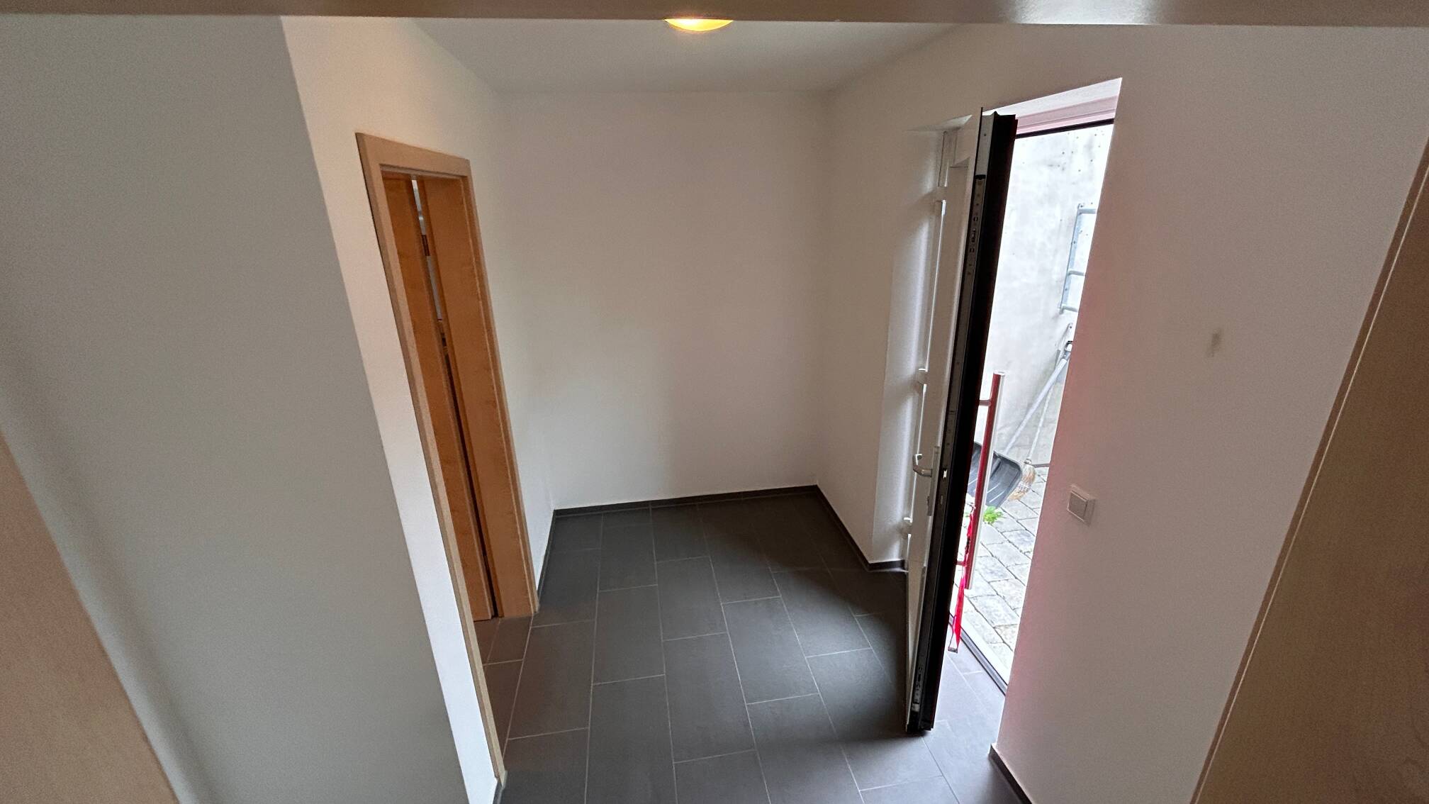 2-Zimmer-Einliegerwohnung mit Terrasse in Ulm-Eggingen – Ulm – Vorschaubild 3