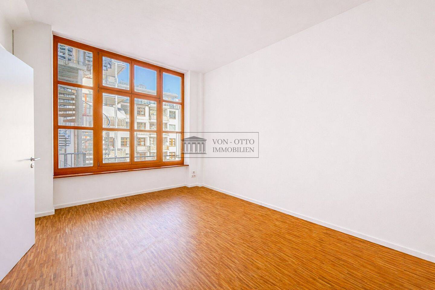 Licht, Höhe, Grün: Außergewöhnliches Loft im Herzen von Friedrichshain – Berlin – Vorschaubild 9
