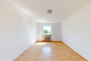 ** Äußerst attraktive 4ZKB Eigentumswohnung mit durchdachtem Grundriss und Balkon in City Lage ** – 85053 Ingolstadt – Vorschaubild 5
