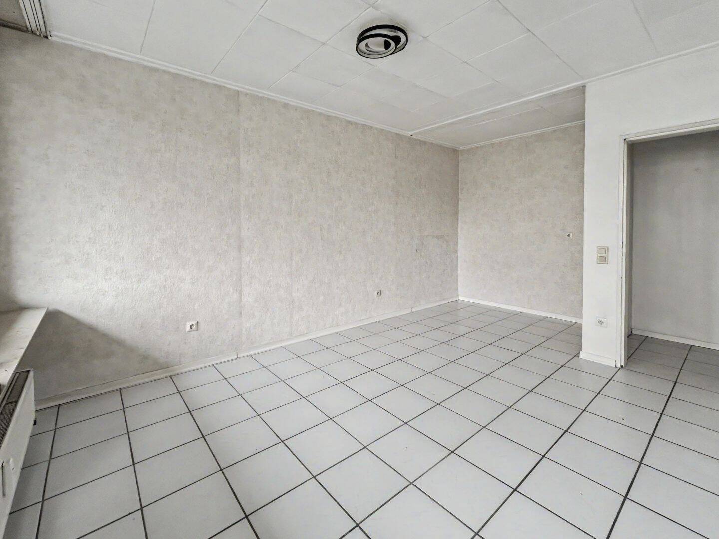 Leerstehendes 1-Zimmer-Apartment in zentraler Lage von Krefeld-Fischeln – Krefeld – Vorschaubild 4