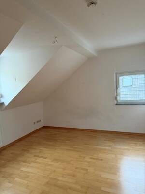 ****Schöne Dachgeschosswohnung in saniertem Altbau; WG-geeignet**** – 54295 Trier – Vorschaubild 7
