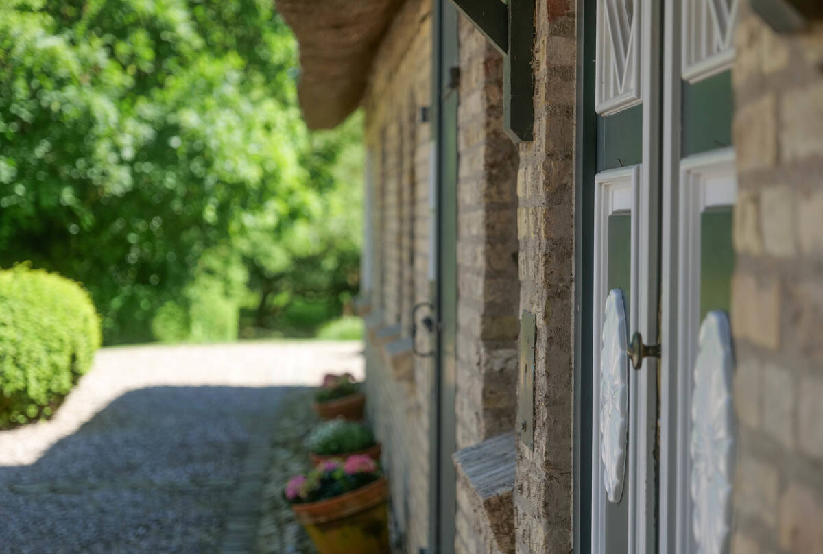 Exklusive Reetdachkate zwischen Wald und Wiesen – Taarstedt – Vorschaubild 9