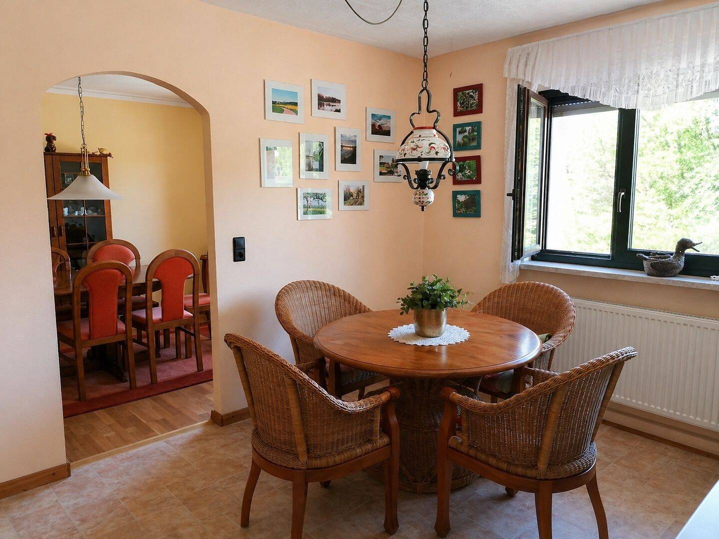 Mehrfamilienhaus in Ottweiler am Waldrand - großes Grundstück & Ausbaupotenzial – Ottweiler – Bild 1 von 6