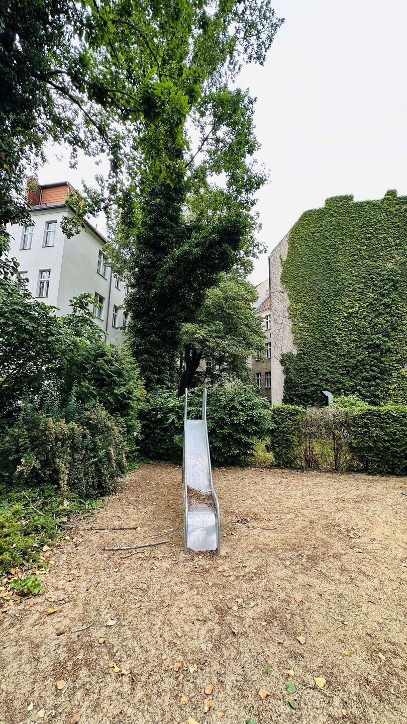 Perfekt gelegen: Vermietete 3-Zimmer-Dachgeschoß-Wohnung in Friedenau – Berlin – Vorschaubild 3