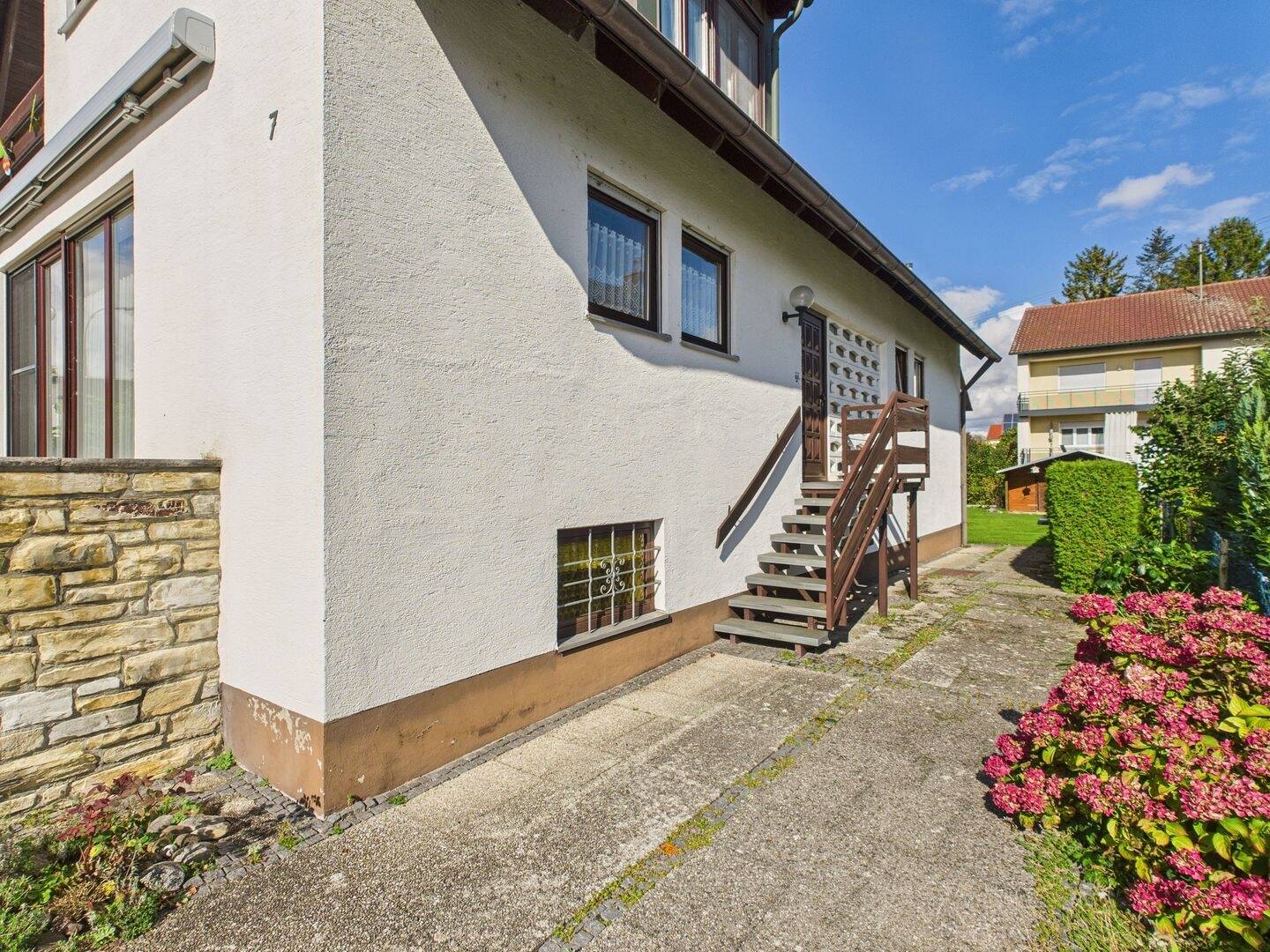 Gepflegtes Zweifamilienhaus in Ingolstadt-Unsernherrn - kurzfristig verfügbar - ruhige Lage! – Ingolstadt – Vorschaubild 6