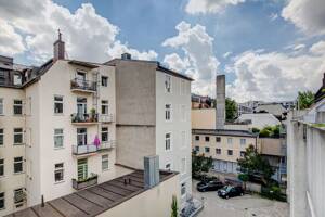 Maxvorstadt: Amalienstraße, Kleines Refugium mit Dachterrasse und Tiefgarage - frei ab 10/26 – 80799 München – Vorschaubild 5