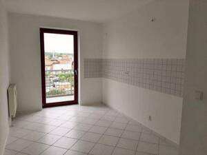 helle 2-Raum-Wohnung mit Balkon