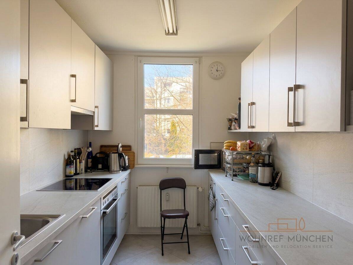 Schöne 4-Zimmer-Wohnung mit sonnigem Balkon und viel Raum zum Leben – München – Vorschaubild 4