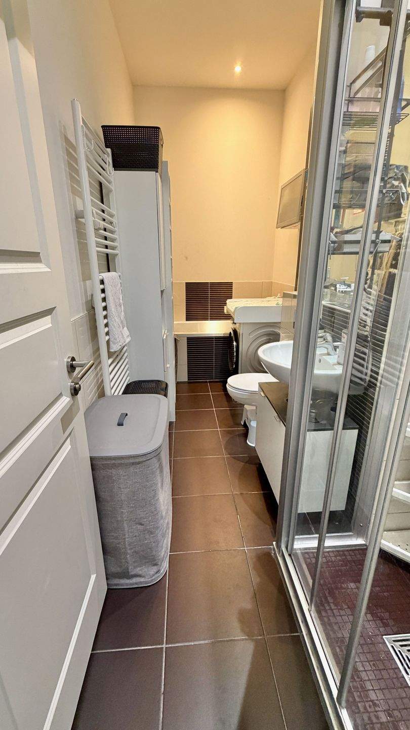 AM RUMMELSBURGER SEE - AUSSERGEWÖHNLICHES BAUDENKMAL - HOHE DECKEN, BALKON & PKW-STELLPLATZ – Berlin – Vorschaubild 2