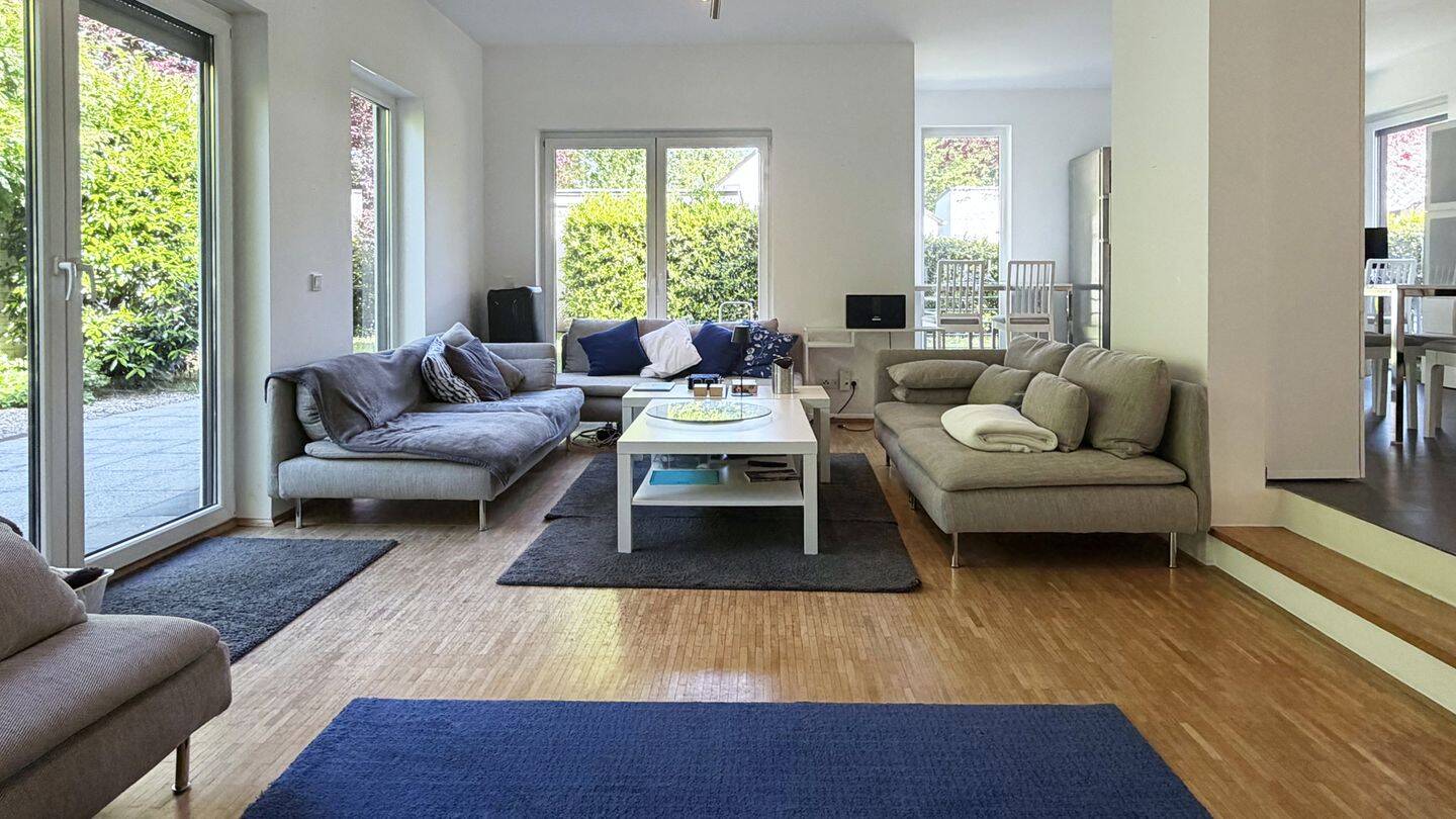 Exklusive, moderne Doppelhaushälfte in Wittlaer. Nähe Rhein und U79