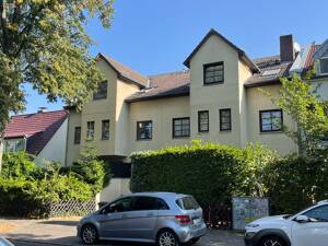 Ein "Haus im Haus" mit Terrasse, eigenem Garten und Tiefgarage....
