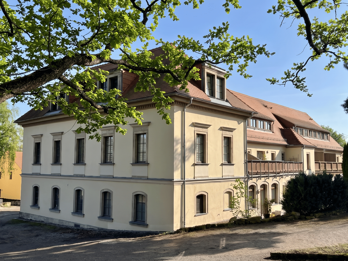 Wohnen im Gutshof - Attraktive Eigentumswohnung vor den Toren Dresdens