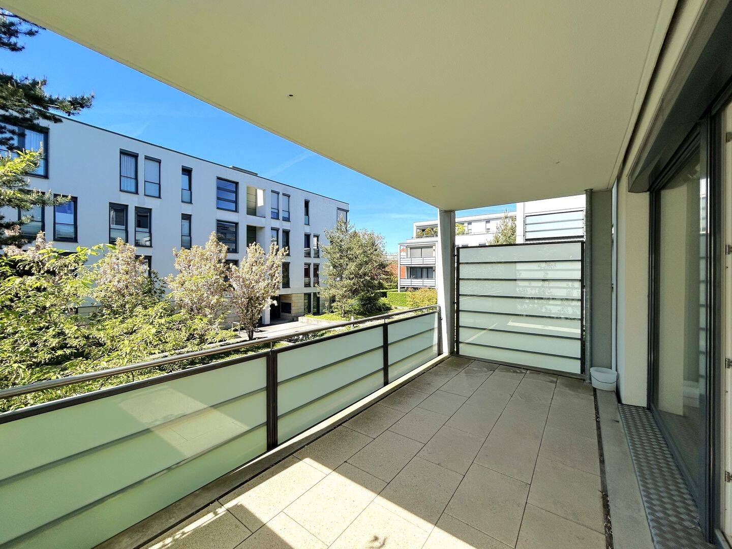 Moderne 4 Zimmerwohnung | Hochwertige Ausstattung, Balkon und Aufzug in gepflegter Wohnlage! – Hannover – Vorschaubild 2