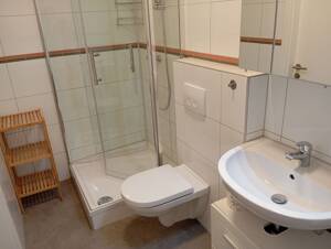 Helle ruhige 2 Zimmer Altbauwohnung generalsaniert – 93047 Regensburg – Vorschaubild 3
