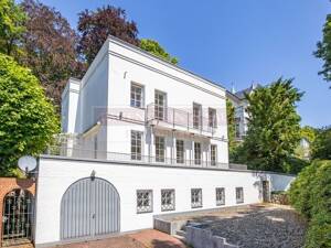 "...Neßsand voraus!" Villa zur Modernisierung in ruhiger Elblage von Hamburg - Blankenese