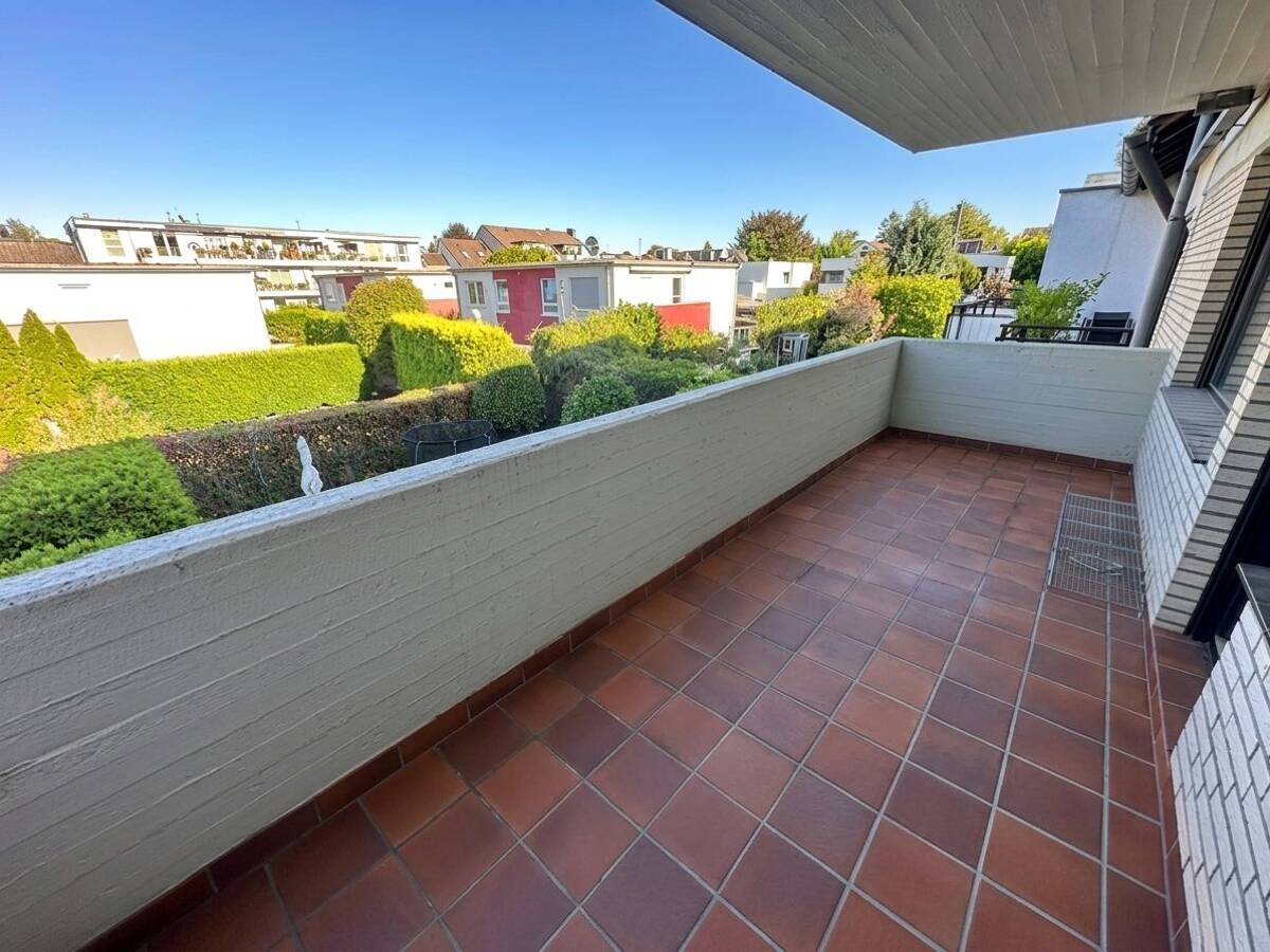 KÖLN-JUNKERSDORF: 3 ZIMMER / LUXUSAUSSTATTUNG / BESTWOHNLAGE / STADTWALDNAH – 50858 Köln – Bild 1 von 6