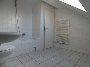 Ideale Wohnung für Singles, Paare! Tolle 2 Zi.-DG-Whg | Parkett |Bad mit Fenster – 4159 Leipzig – Vorschaubild 5