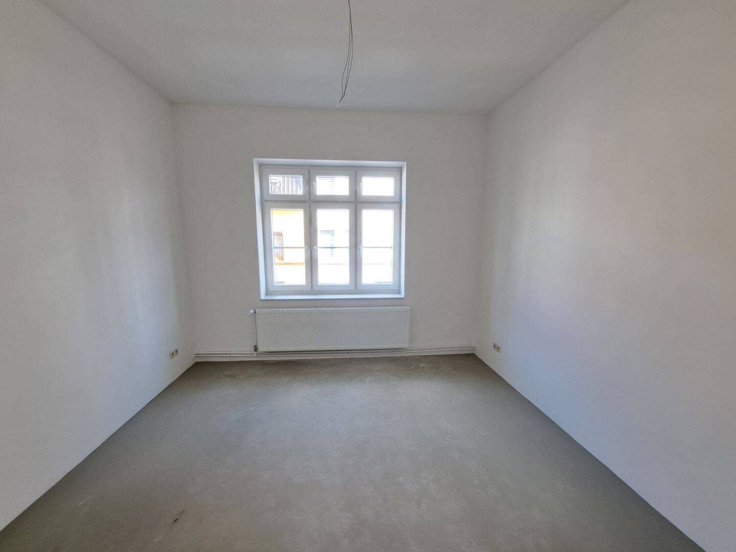 Frisch renovierte 4-Zimmer-Wohnung mit Balkon in Bremerhaven! – Bremerhaven – Vorschaubild 4