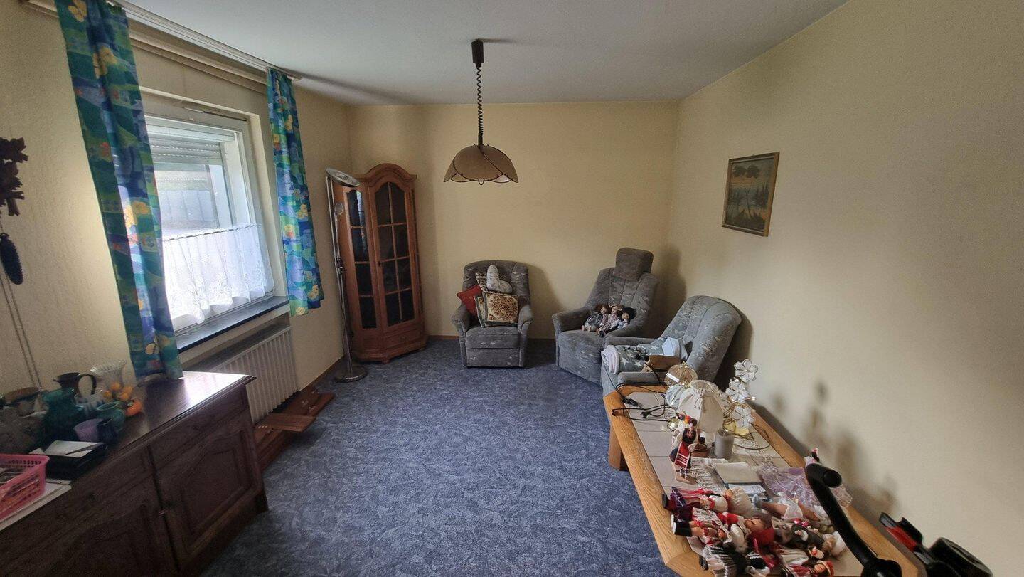 Einfamilienhaus Hilchenbach mit 5 Schlafzimmern und zusätzl. Baugrundstück – Hilchenbach – Vorschaubild 3