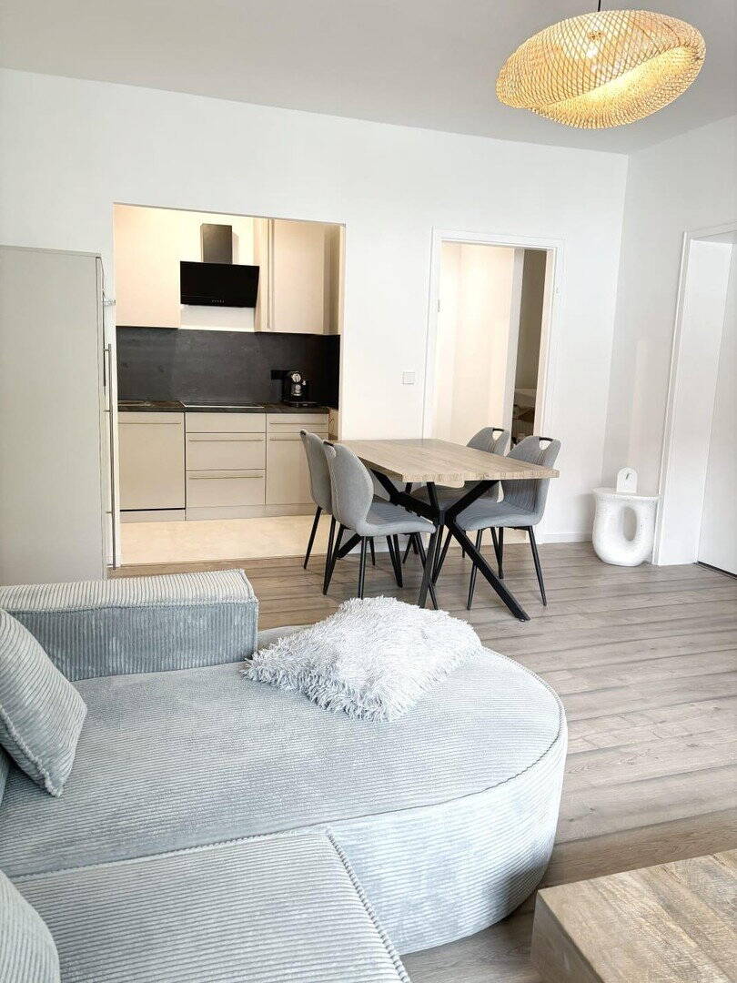 Pool, Rooftop - Newly Renovated Apartment in Schwabing-West